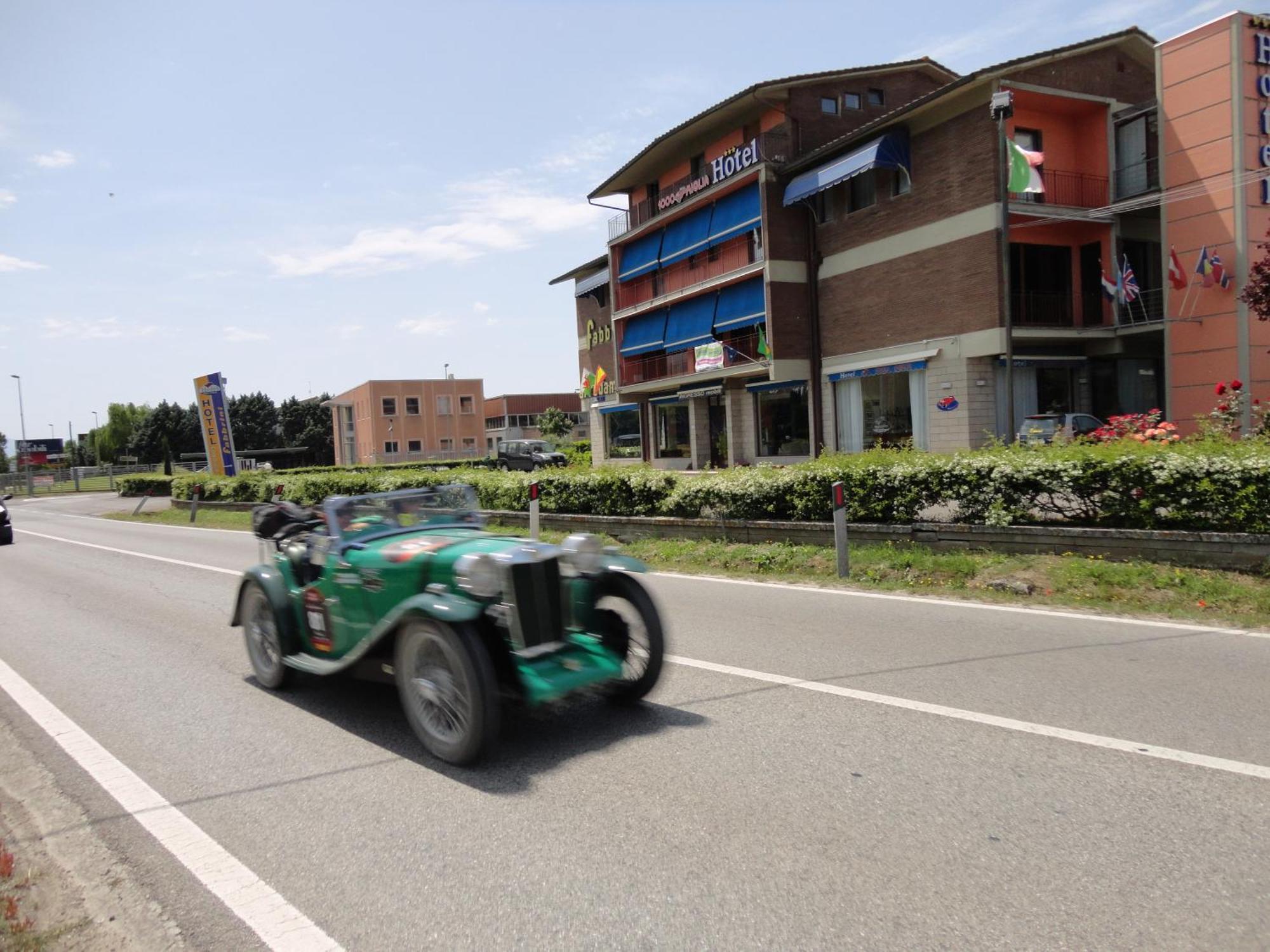 1000 Miglia Hotel Monteroni d'Arbia Exterior photo