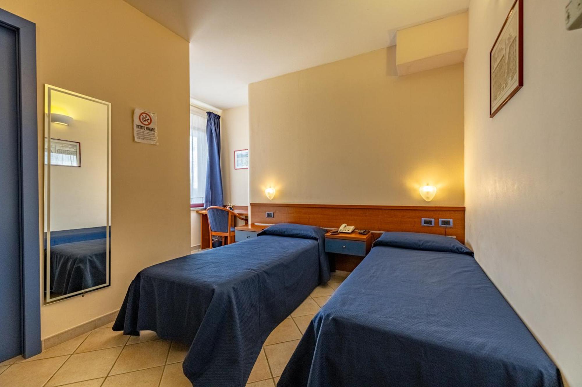 1000 Miglia Hotel Monteroni d'Arbia Exterior photo