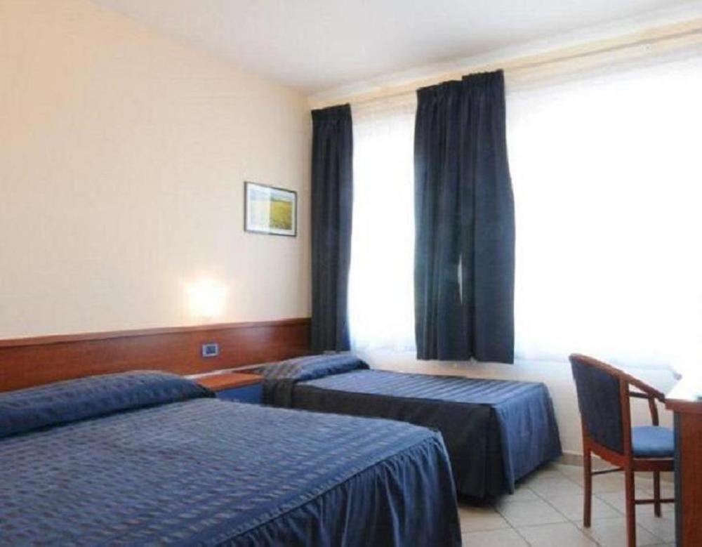 1000 Miglia Hotel Monteroni d'Arbia Exterior photo