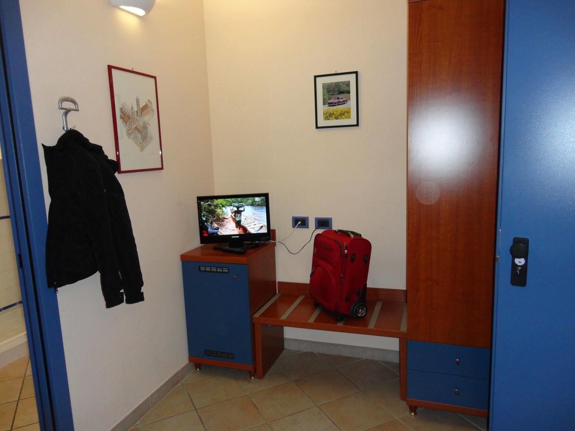 1000 Miglia Hotel Monteroni d'Arbia Exterior photo