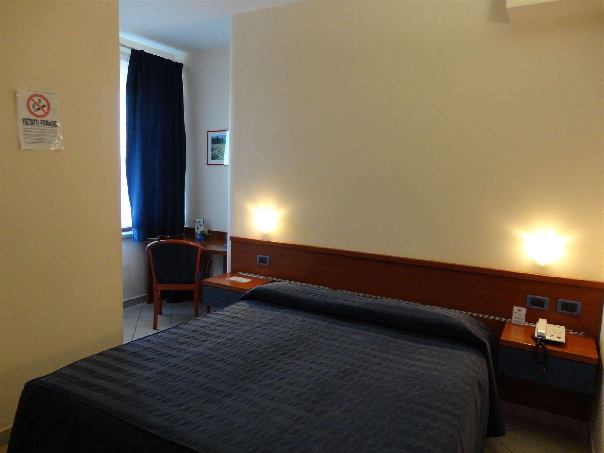 1000 Miglia Hotel Monteroni d'Arbia Exterior photo